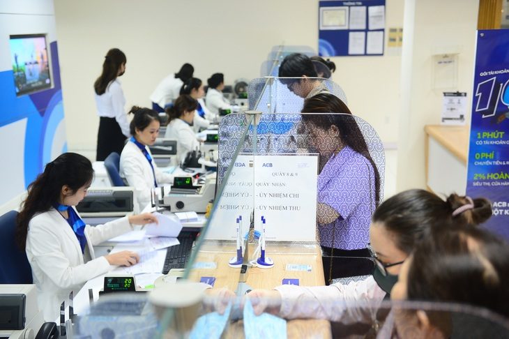 Lãi suất huy động  dự báo sẽ đi ngang ở vùng thấp năm 2024 - Ảnh: QUANG ĐỊNH
